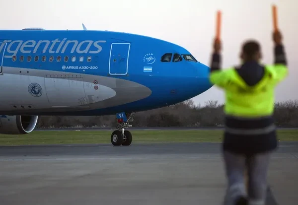 Aerolíneas Argentinas: trabajadores advierten que el conflicto “se va a poner mucho peor”