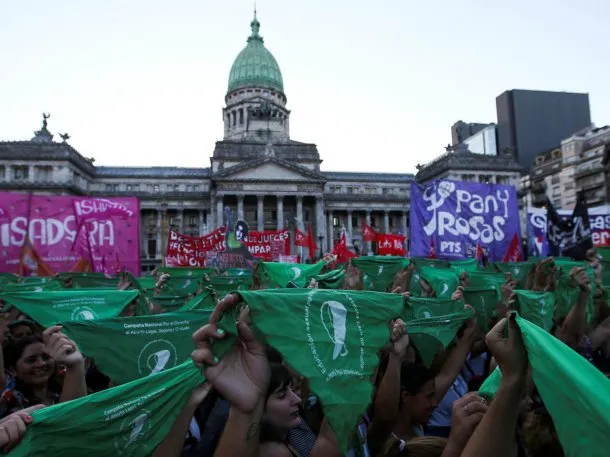 Denuncian que proyecto para derogar el aborto legal fue presentado sin autorización de Javier Milei