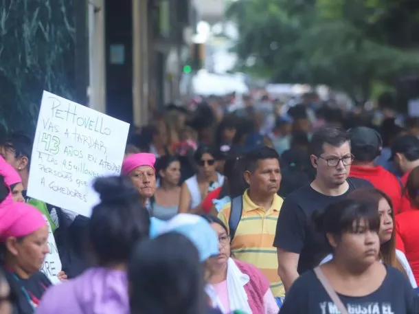 Ministerio de Capital Humano: “La fila del hambre” en fotos