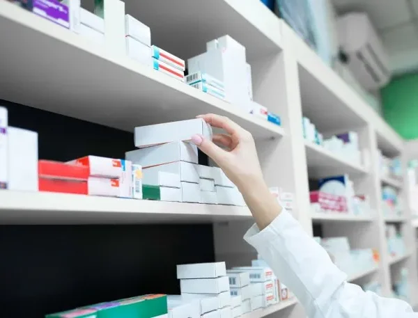 Medicamentos: continúan los fuertes aumentos y la caída en las compras