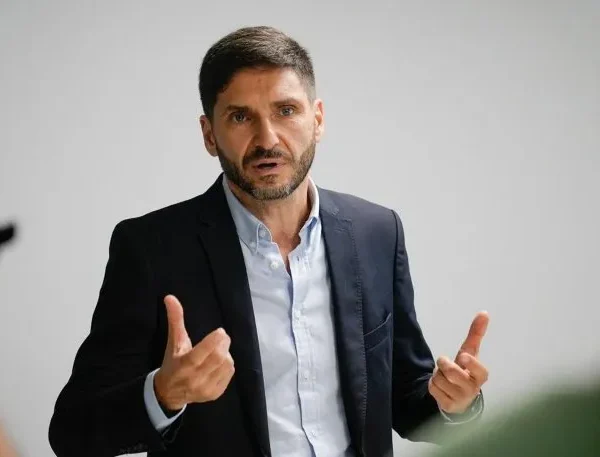 El sorpresivo mensaje de Maximiliano Pullaro sobre la Ley Ómnibus tras la reunión en Casa Rosada