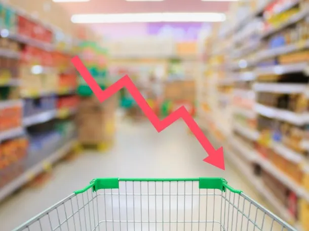 En marzo, la venta en mayoristas cayó un 10,7% interanual y un 9,3% en supermercados