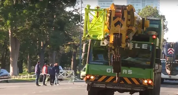 Choque de trenes en la Línea San Martín: trabajan las grúas para remover las formaciones