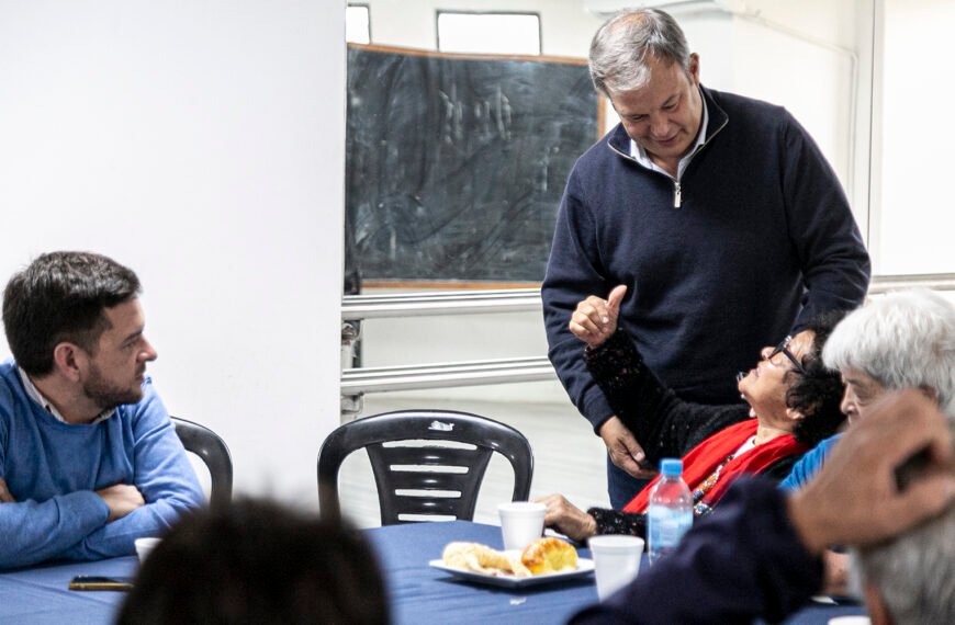 CASCALLARES ENCABEZÓ UN ENCUENTRO CON TRABAJADORAS VECINALES RECIENTEMENTE JUBILADAS