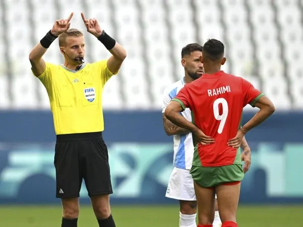 La decisión que tomaron con el arbitro que dirigió el escandaloso Argentina-Marruecos