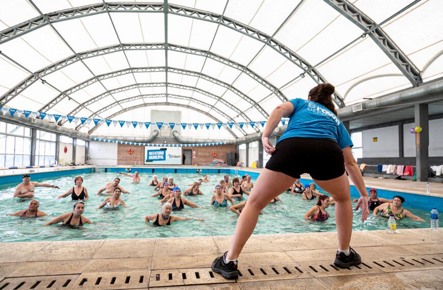 EL MUNICIPIO DE ALTE BROWN POTENCIA LAS ACTIVIDADES DEPORTIVAS Y ACUÁTICAS PARA LOS ADULTOS MAYORES