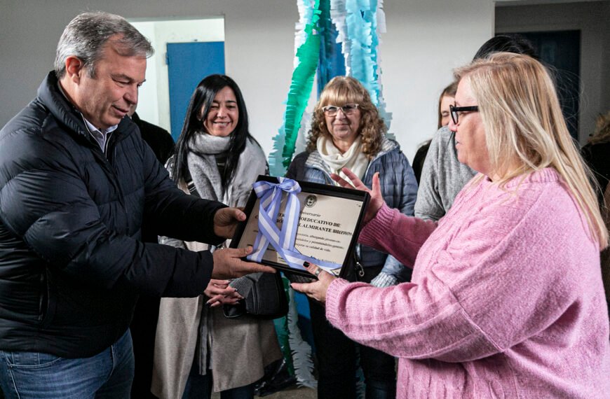 CASCALLARES ENCABEZÓ LA CONMEMORACIÓN DEL 25° ANIVERSARIO DE UN CENTRO SOCIOEDUCATIVO DE GLEW