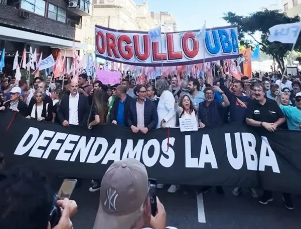 Docentes universitarios realizan paro nacional este lunes