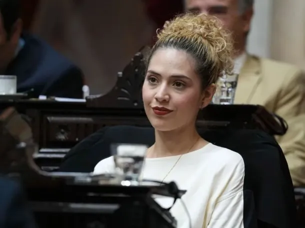 Escándalo: Lourdes Arrieta publicó los chats de La Libertad Avanza por la visita a genocidas en Ezeiza