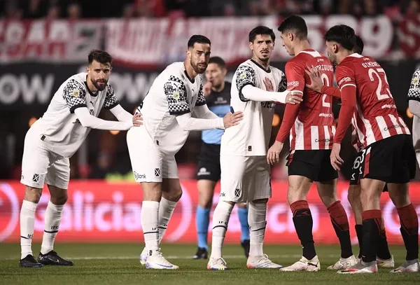 Independiente le ganó 2-0 a Estudiantes en La Plata