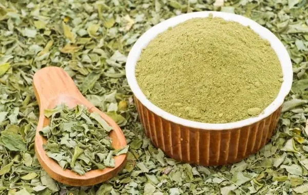 La Anmat prohibió la venta de una marca de harina de almendras y una de moringa en polvo