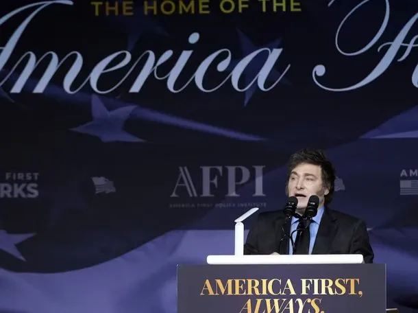 Así interrumpieron el discurso de Javier Milei en la gala de Donald Trump