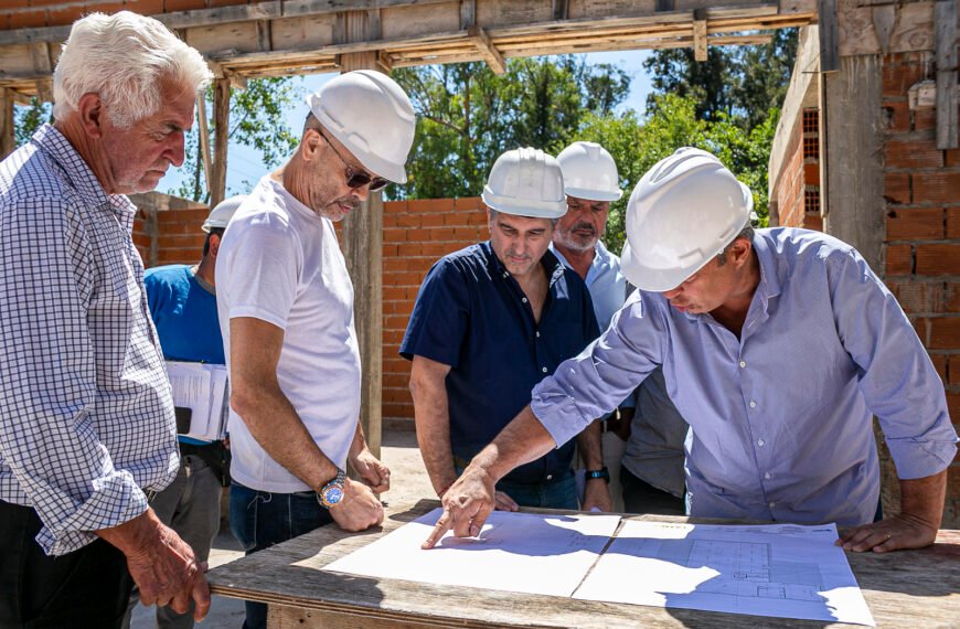 CASCALLARES RECORRIÓ LAS OBRAS QUE EJECUTAN EN EL NUEVO EDIFICIO DE LA ESCUELA N° 35