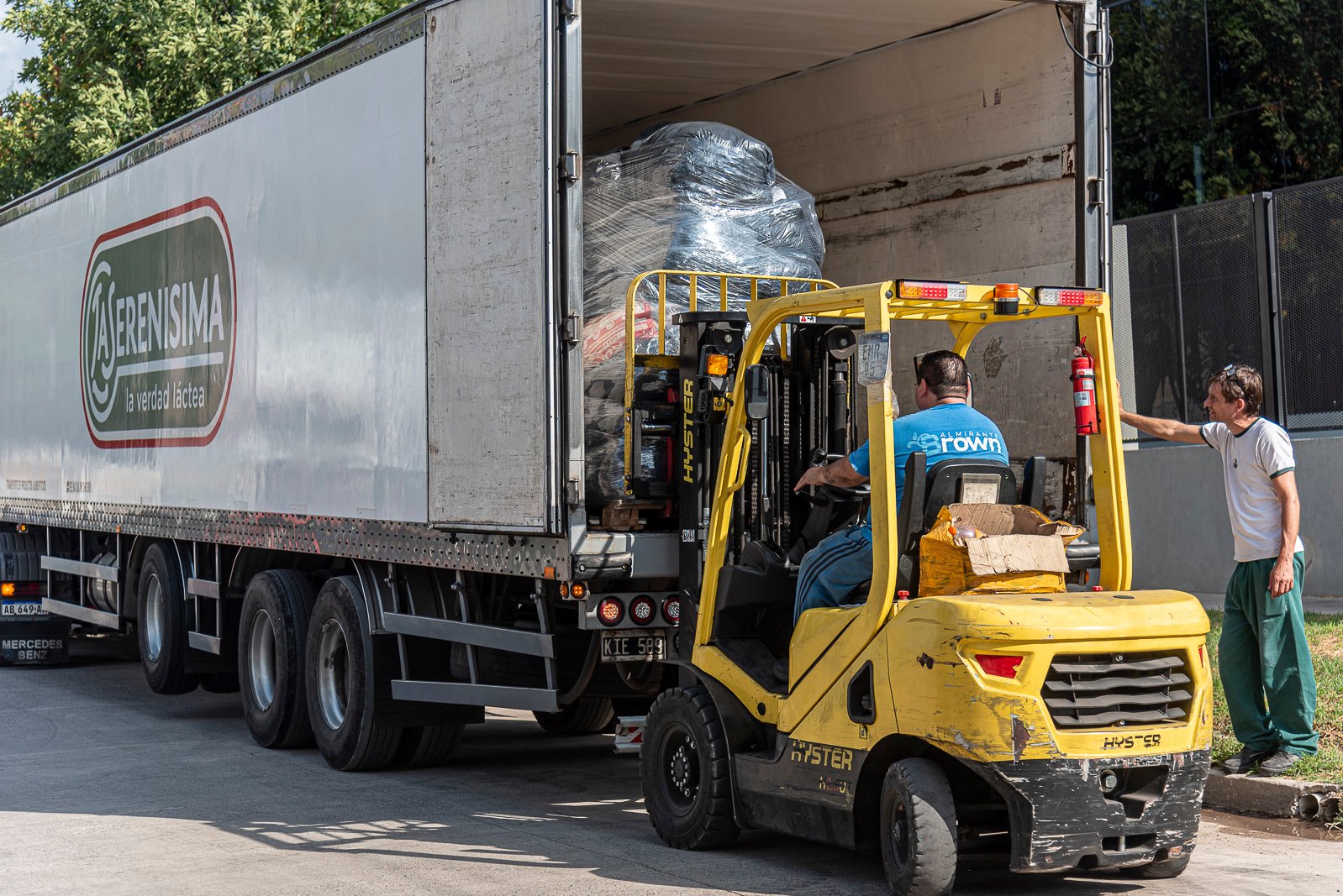 PARTIERON CUATRO CAMIONES MÁS CON DONACIONES BROWNIANAS PARA BAHÍA BLANCA