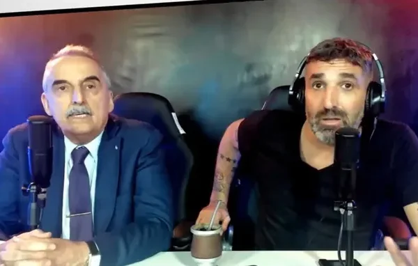 A las piñas por streaming: panelista libertario atacó a Eduardo Belliboni y Guillermo Moreno los separó