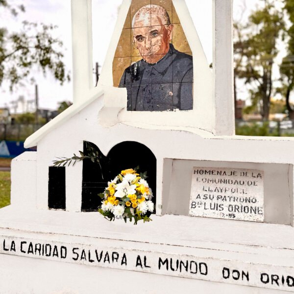 EN EL 141° ANIVERSARIO DE CLAYPOLE, REALIZARON UN EMOTIVO HOMENAJE A SAN LUIS ORIONE