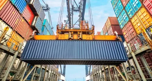 El Gobierno flexibilizó la importación de bienes de capital usados