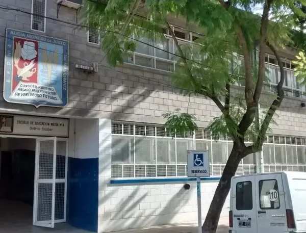 Ingeniero Maschwitz: impiden a alumnos que planificaban una masacre en una escuela entrar al establecimiento