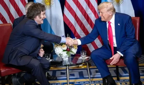 Javier Milei viaja a Estados Unidos, donde espera una nueva foto con Donald Trump