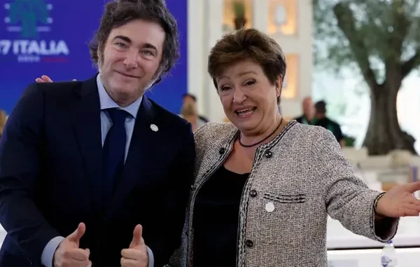 Se acreditó el primer desembolso del FMI: son U$S 12.000 millones