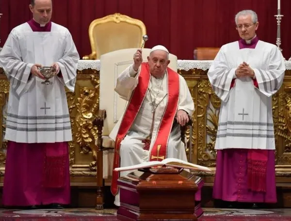 Cómo será el funeral del papa Francisco y el protocolo en el Vaticano: sepultura y días de luto