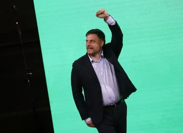 Leandro Santoro, contra el Gobierno de LLA en su cierre de campaña: “No es por acá, no es generando dolor”