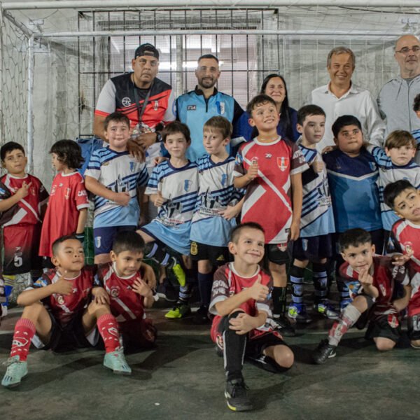 CASCALLARES ACOMPAÑÓ A LOS CHICOS QUE JUGARON LA FINAL DE LA COPA “CIUDAD DE MÁRMOL”