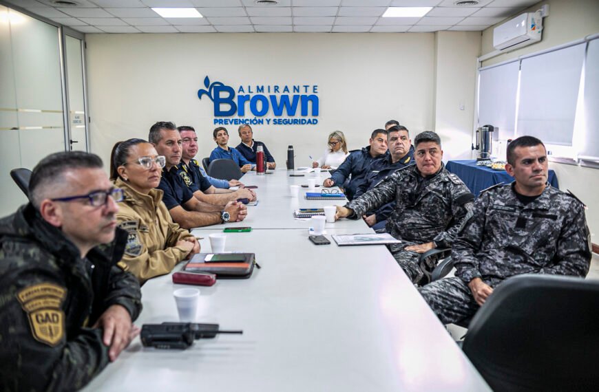 CASCALLARES ACOMPAÑÓ A JEFES POLICIALES EN EL ANÁLISIS DE LA EVOLUCIÓN DE LOS PATRULLAJES PREVENTIVOS EN ALTE BROWN