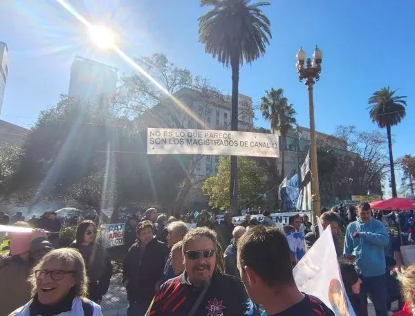 Multitudinaria convocatoria en Plaza de Mayo en respaldo a Cristina Kirchner