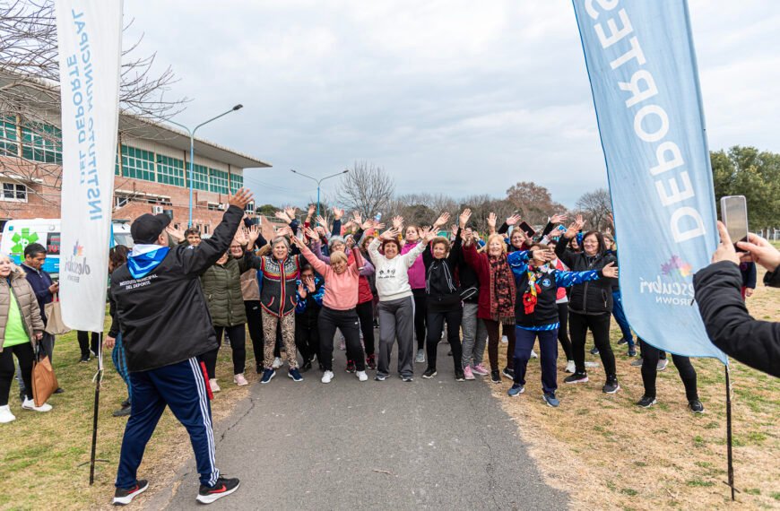 CASCALLARES ACOMPAÑÓ A LOS DEPORTISTAS BROWNIANOS QUE PARTICIPAN DE LA ETAPA MUNICIPAL DE LOS JUEGOS BONAERENSES