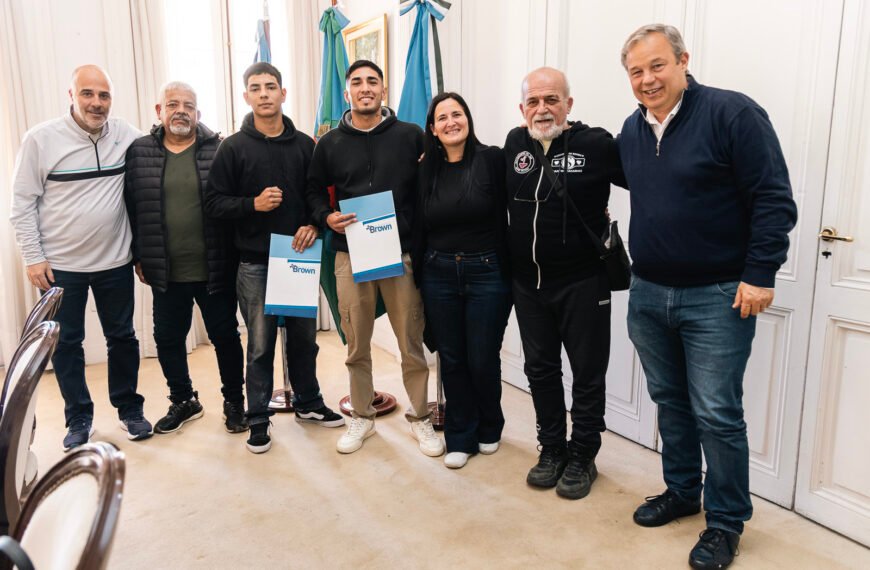 EL MUNICIPIO ACOMPAÑA A LOS BOXEADORES BROWNIANOS JEREMÍAS PONCE Y ATILAS DÍAZ