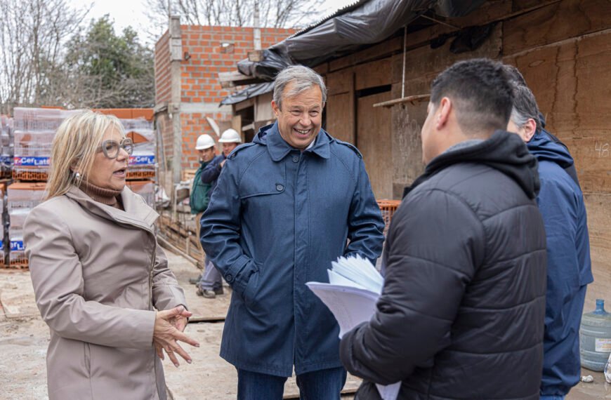 CASCALLARES Y PAULA EICHEL RECORRIERON EL NUEVO EDIFICIO DE LA ESCUELA SECUNDARIA N° 26 EN GLEW