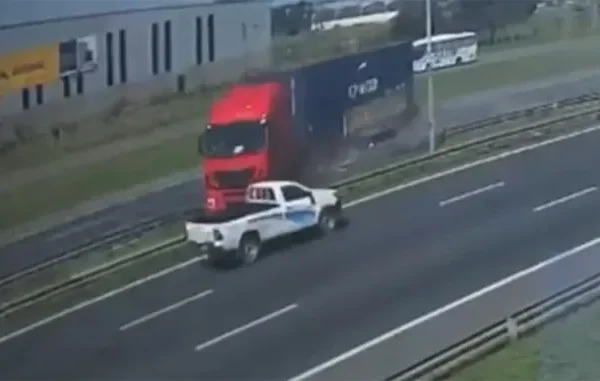 Así fue el trágico accidente en Panamericana: video del violento impacto frontal