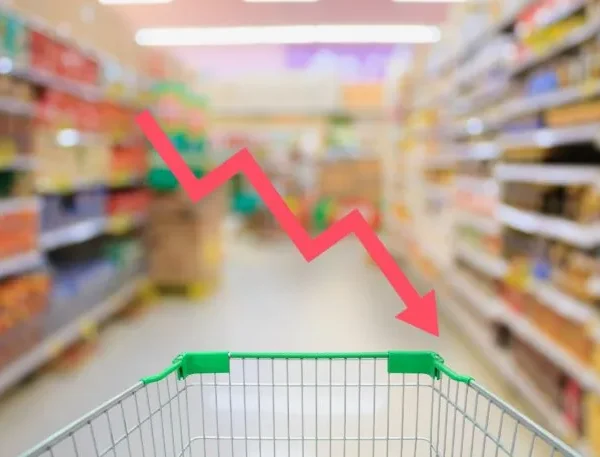 Consumo: se desploman las ventas de ropa y calzado, pero la gente se endeuda para comer