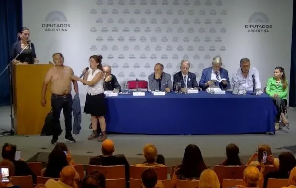 Insólito acto antivacunas realizado en el Congreso y organizado por diputada del PRO